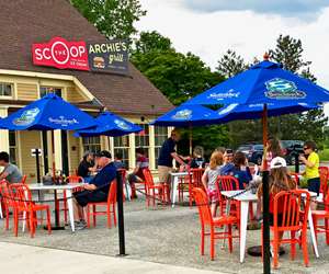 Archies and The Scoop outdoor patio